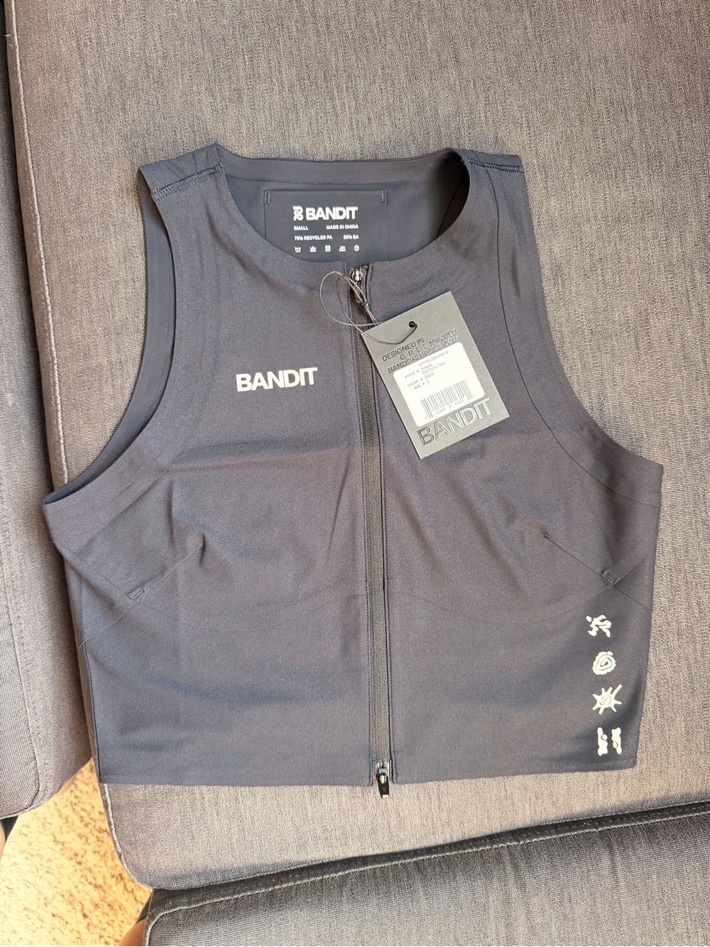 Bandit Running Adapto Distance Race Top Black
Zip Crop Tank